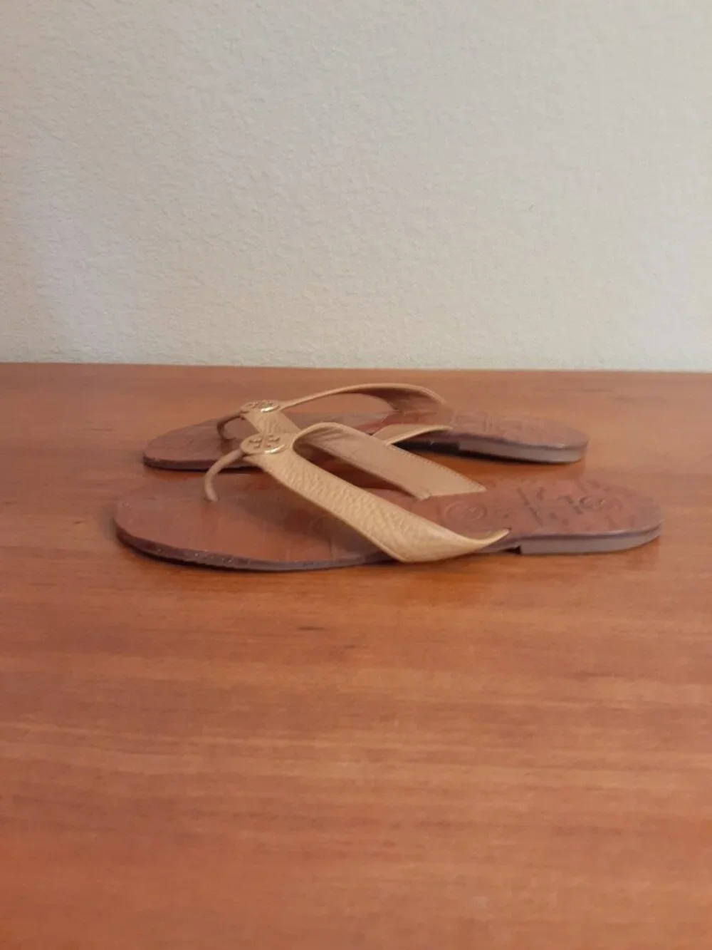 Tory Burch Leather Flip Flop Shoes
